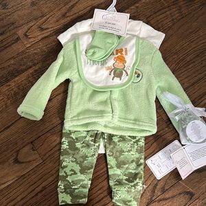 NWT - 6 Piece Set 3-6M Green And Camo